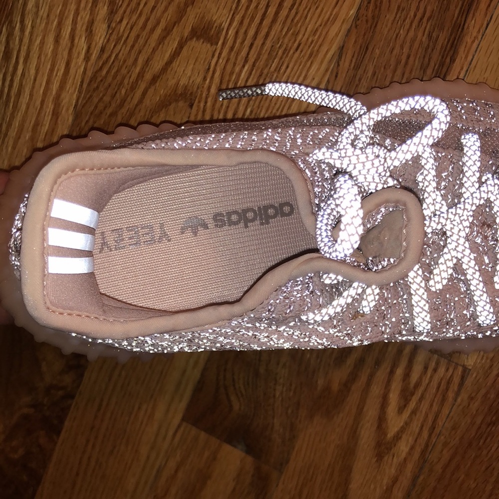 Yeezy Boost 350 V2 - Picture 8 of 9